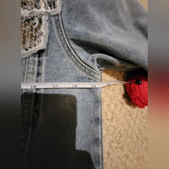 Veveret Denim Jacket With Sequin Detail Size Small Or Medium NWOT New - Picture 10 of 13